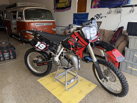 Customer photo of the Honda Crisp Red kit